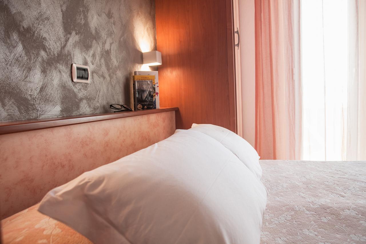 Hotel Sandra Gatteo a Mare Eksteriør bilde